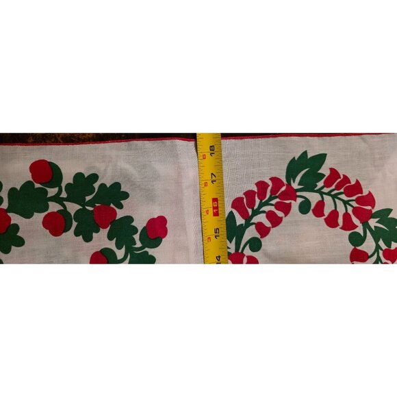 8 Vintage Napkins Cotton Red & Green Berry Wreath Print 18"x18" Holiday Table - Picture 4 of 4